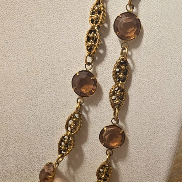 RARE 1930's Vintage Gold Tone Engraved Chain Necklace with 30 Topaz Crystals. - Picture 9 of 10